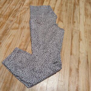 Athleta Salutation Stash Leggings